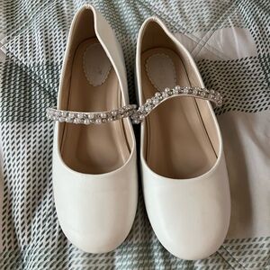 White Kids Shoes Size 4Y